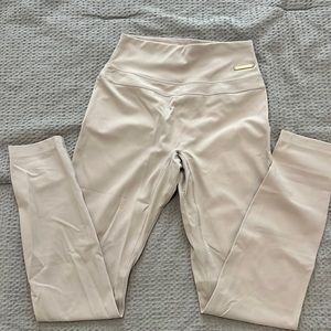 Whitney Simmons x Gymshark leggings